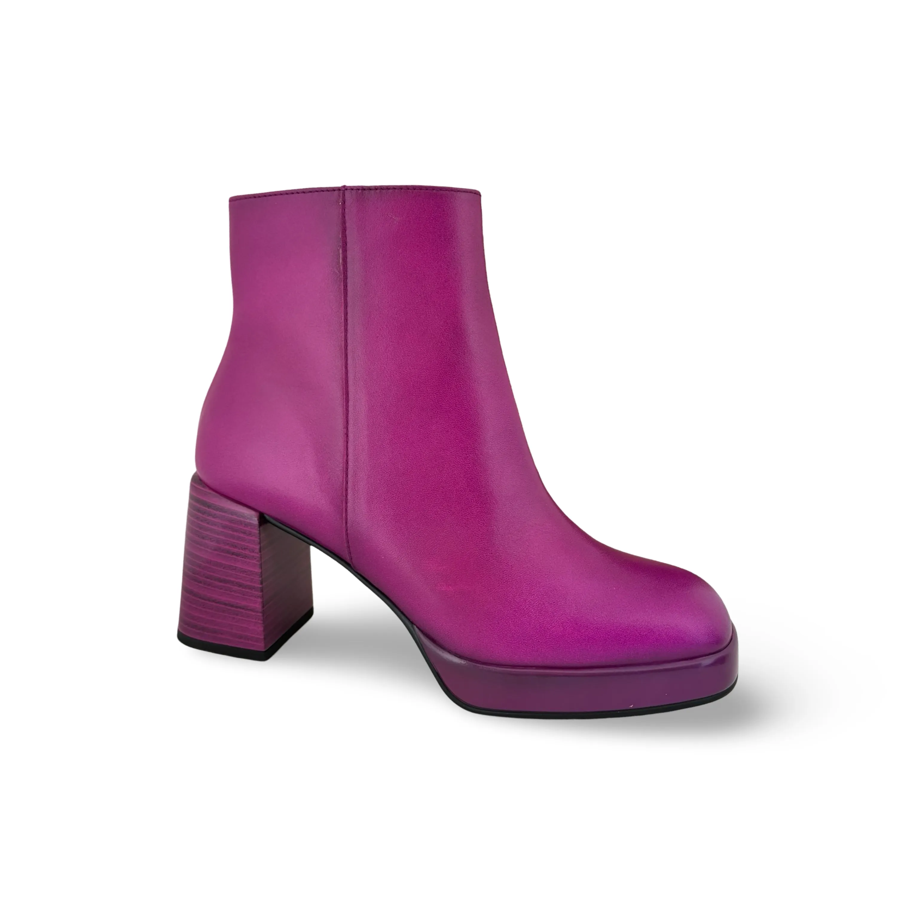 HI243031 Tokio Magenta Boot