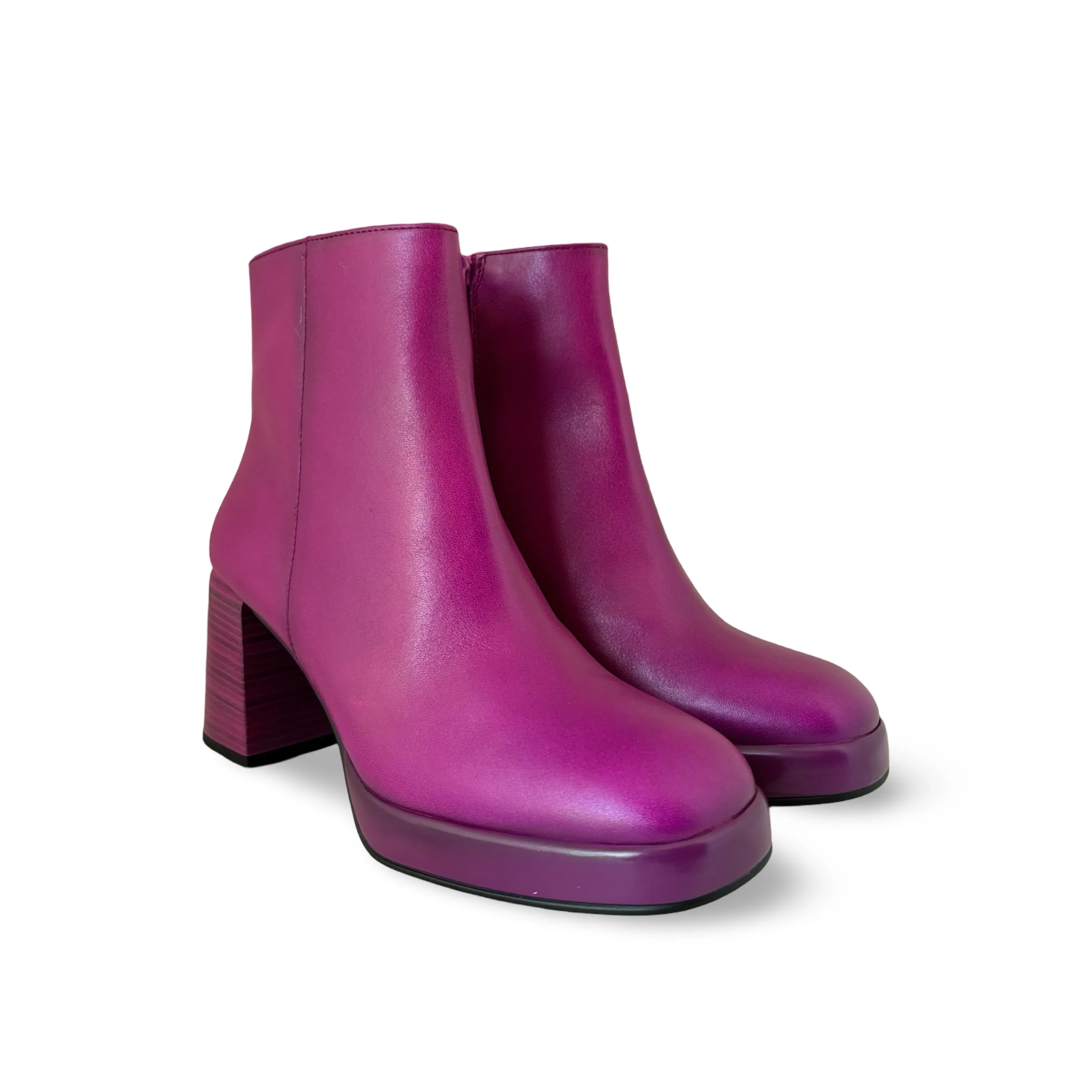 HI243031 Tokio Magenta Boot