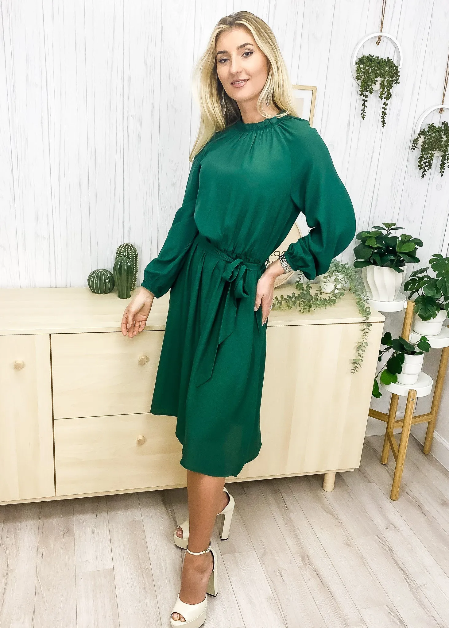 Lotus Leaf Collar Midi Dress