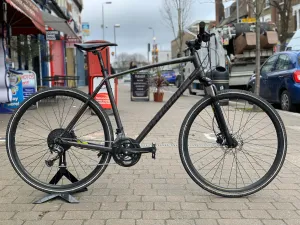 PRE LOVED Specialized Commuter bike.