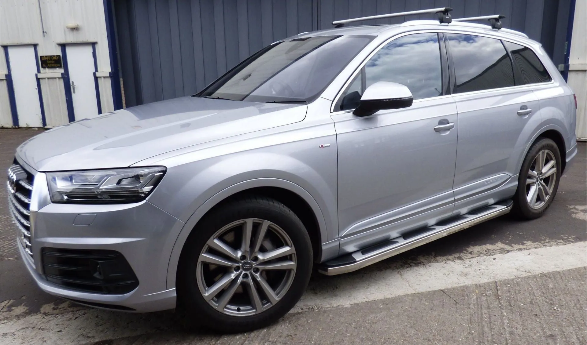 Suburban Side Steps Running Boards for Audi Q7 2020 