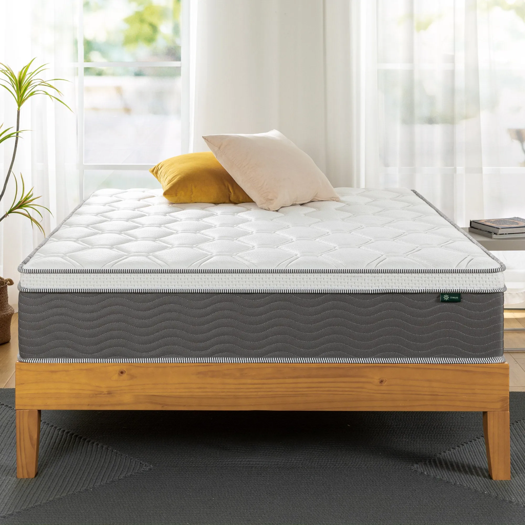 Zinus 30cm Euro Top Latex & Memory Foam Hybrid ‘Cool’ Spring Mattress with Encasement (12”)